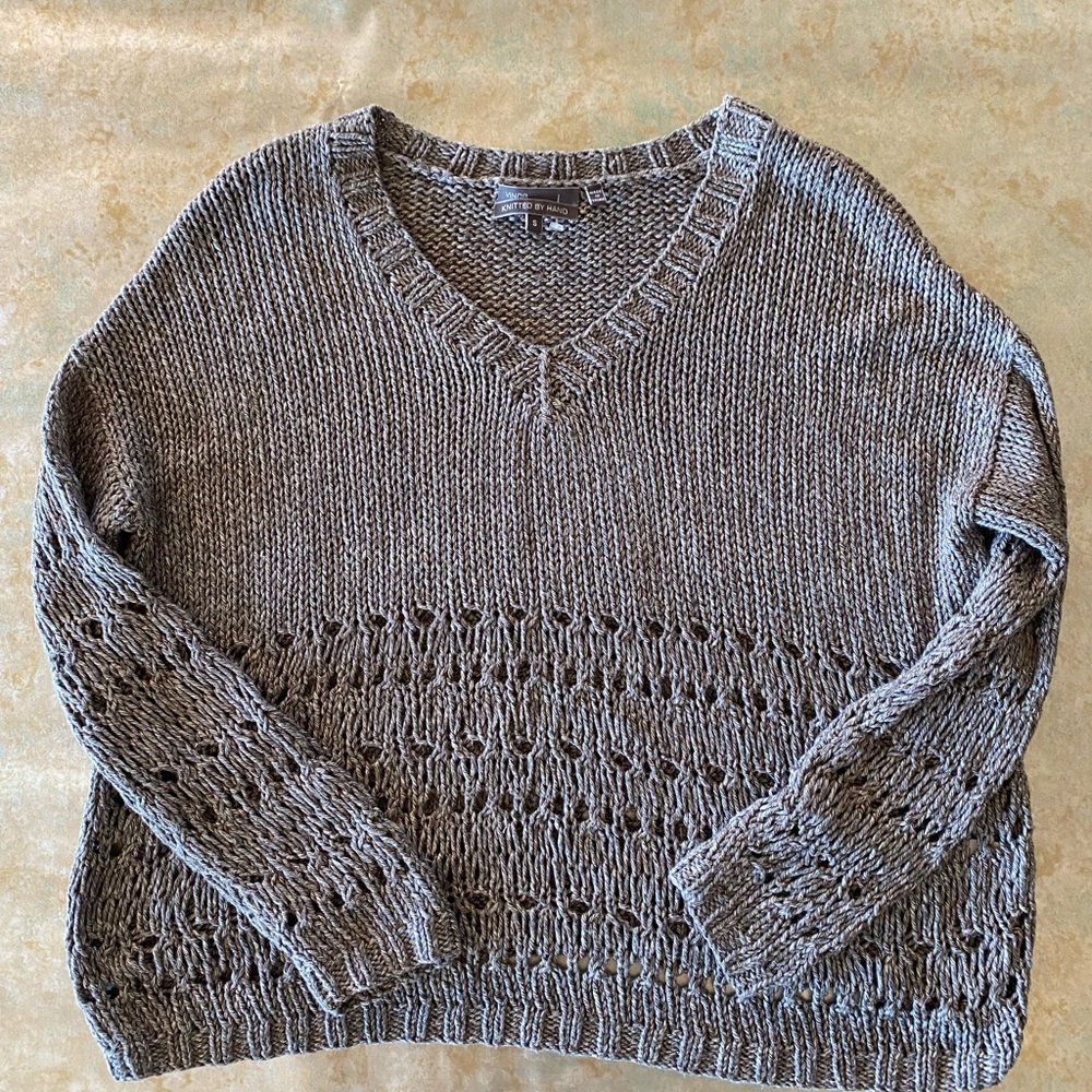 Vince Cotton knot v-neck sweater. Size small